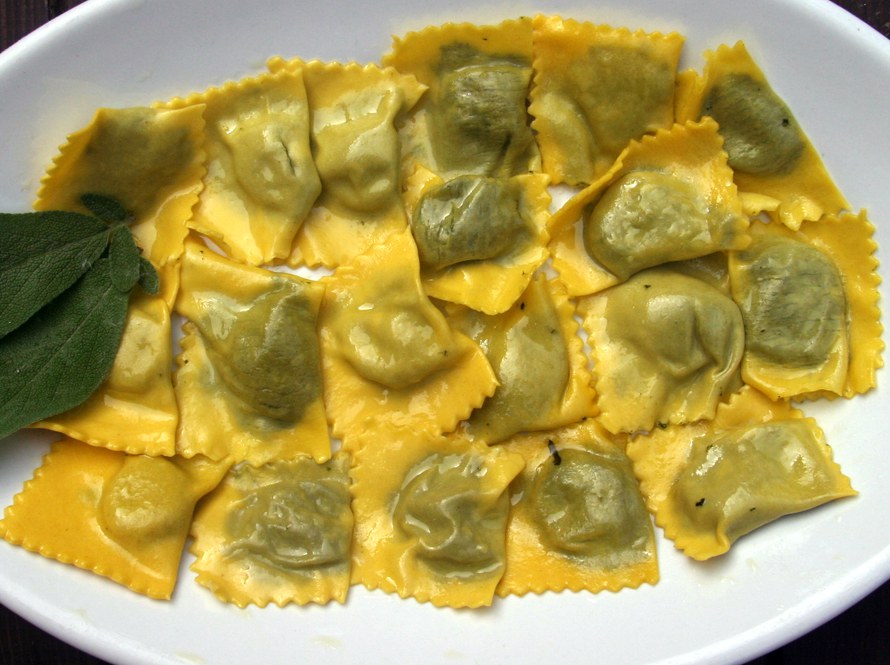 Tortelli Verdi Reggiani: Ricetta Completa e Segreti&nbsp;dell’Impasto